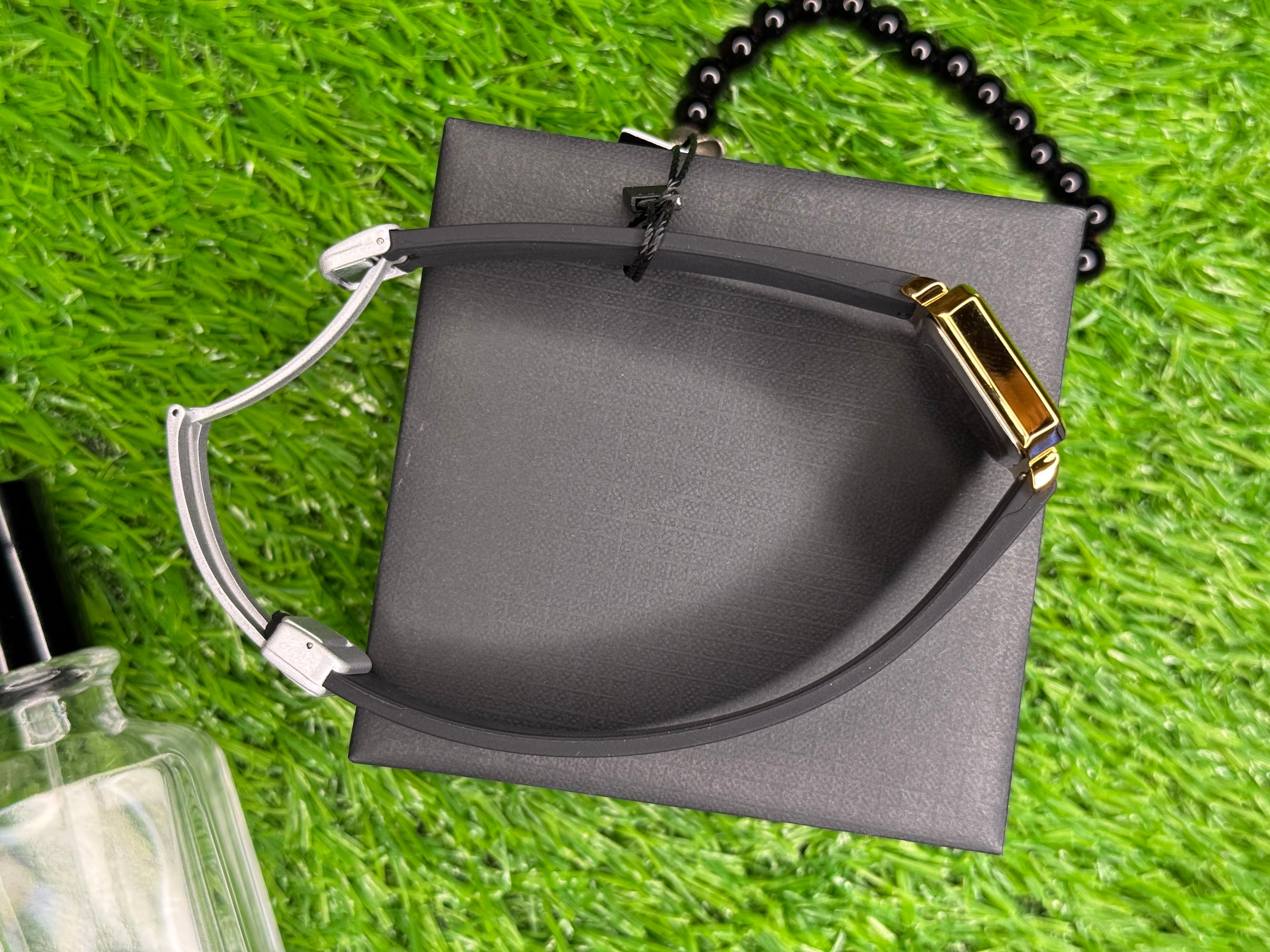 Heryi black and gold for her