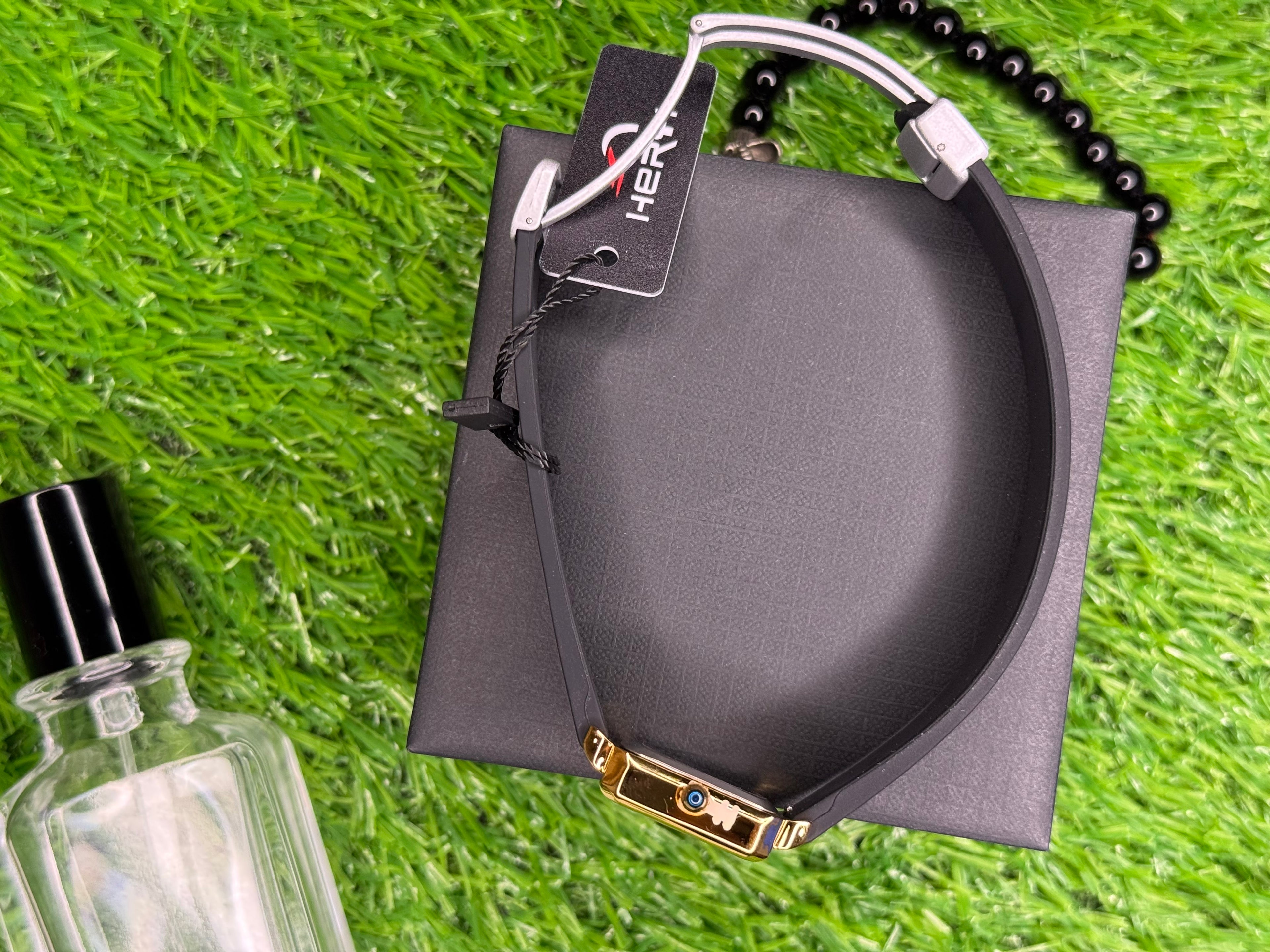 Heryi black and gold for her